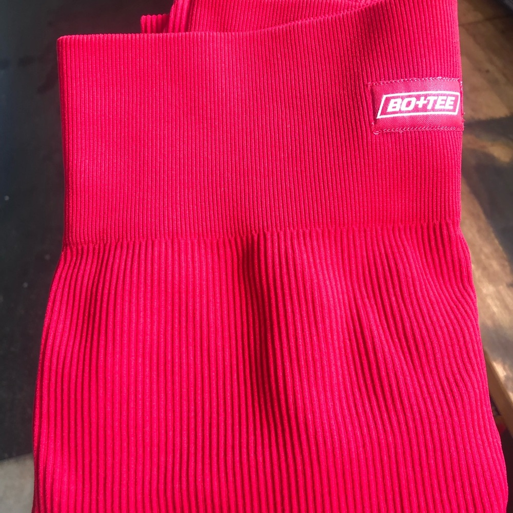 Bo and tee work out legging in RED